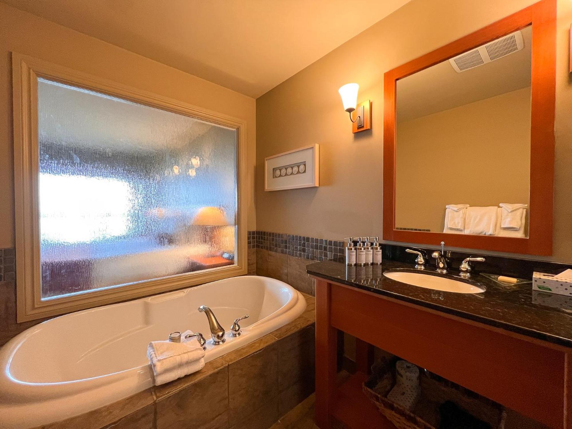 Long Beach Lodge Resort Тофино Экстерьер фото